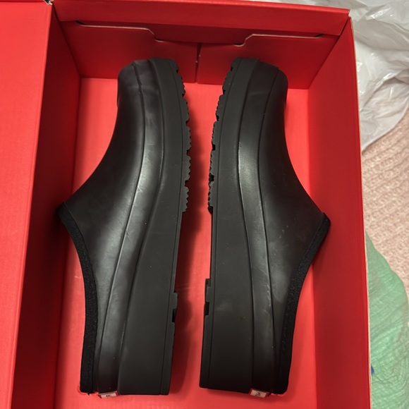 Hunter Play Clogs in Black - Picture 3 of 5